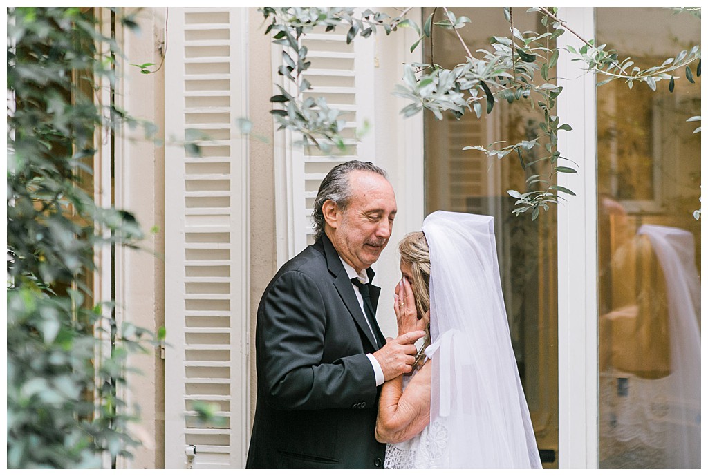 Elena Usacheva Photographer in France Wedding ideas for couples over 70. Intimate wedding in Paris. Photographer Elena