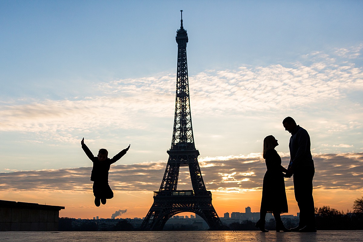 Family photo session in Paris around Eiffel Tower