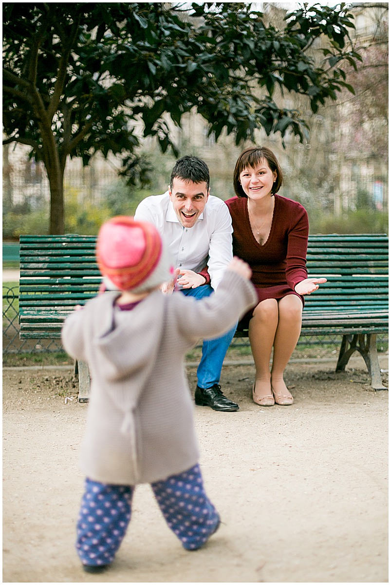 Séance photo maman bébé à Nantes avec les photo naturelles et lumineuses 