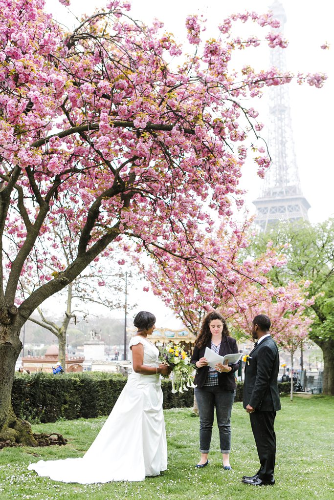 Paris elopement - France wedding photographer Elena Usacheva
