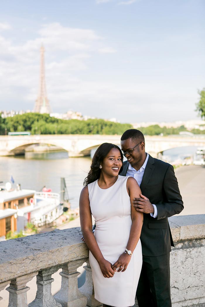  Beautiful sunrise couple photo shoot in Paris - Elena Usacheva Nantes photographer   